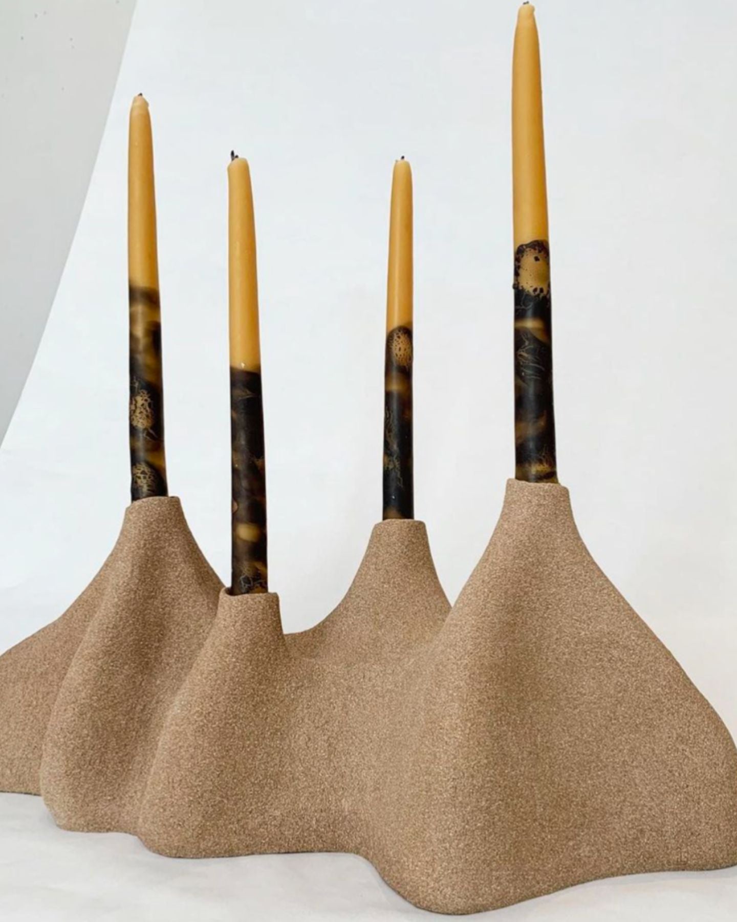Mi-Noir Mi-Jaune Taper Set/2